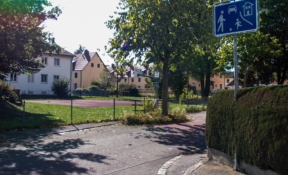 Zehn Stellplätze sind fürs Baugrundstück an der Flurstraße eingeplant.
